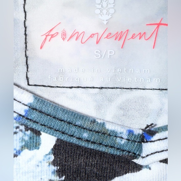 Free People Movement Blue Floral Hot Shot Short Romper size‎ Small - Picture 3 of 6